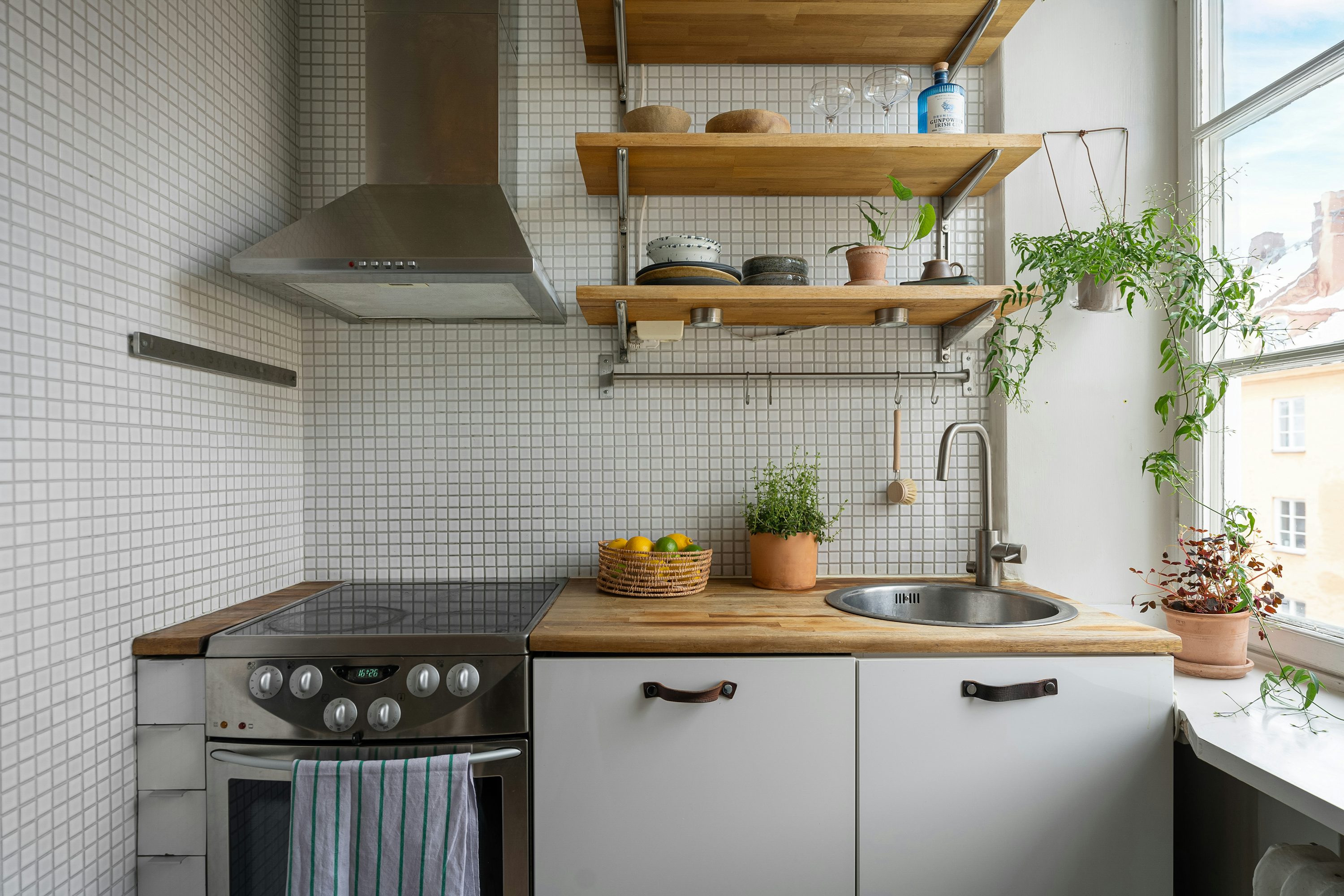 Modern kitchen with range and oven
